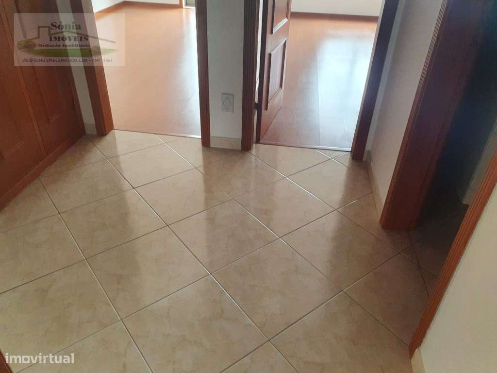 APARTAMENTO T3 COM PARQUEAMENTO PARA VENDA NO MONTIJO!-4