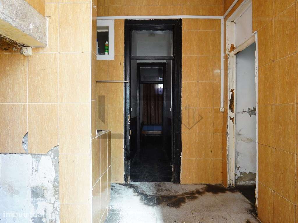 Prédio com 6 Apartamentos para Reabilitação em Marvila, Lisboa-25