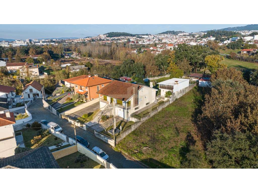 Moradia T4 em Lomar, Braga-3