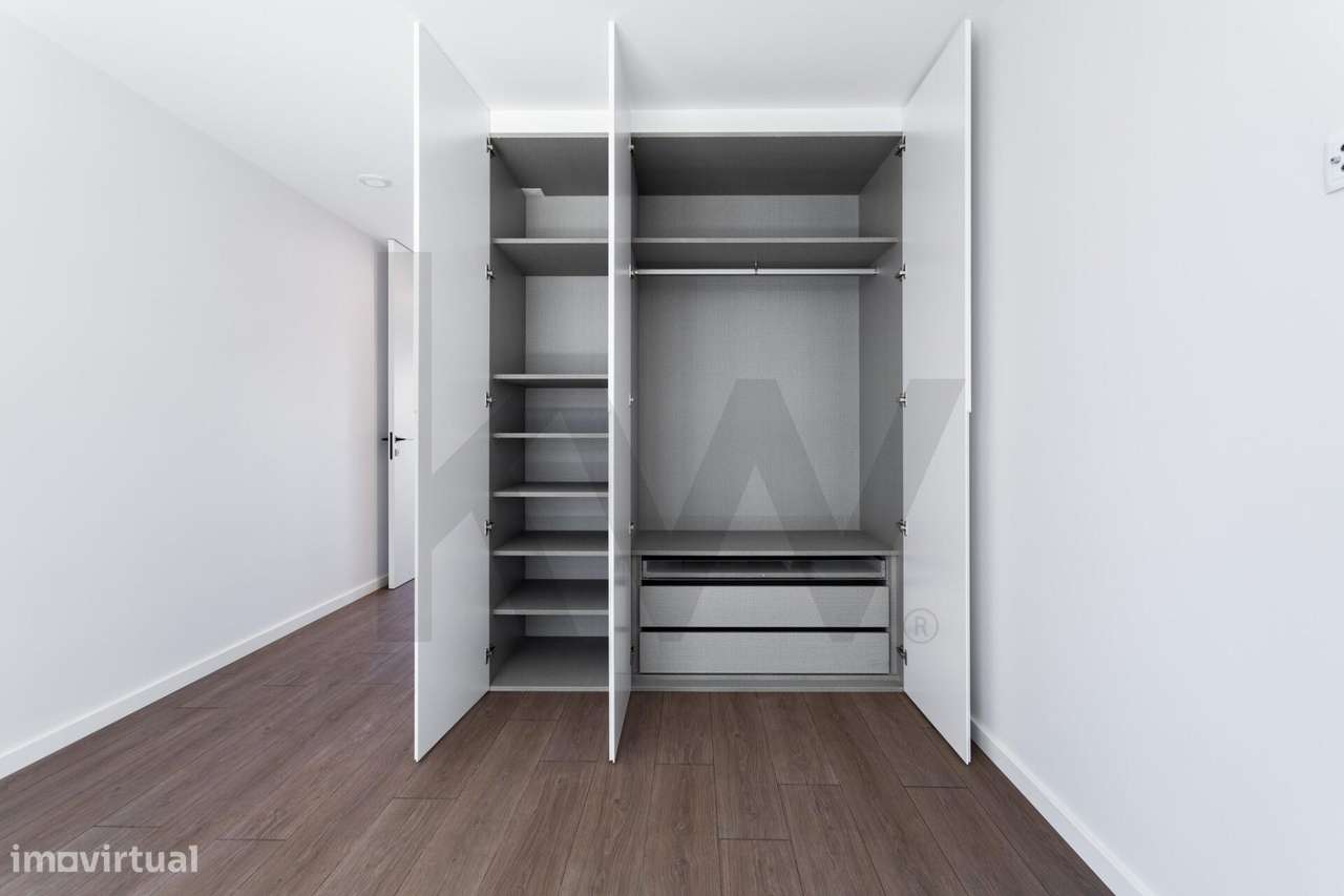 Exclusivo T3 Novo com Varandas de 51m2 | 2 Lugares de Garagem e Arreca-25