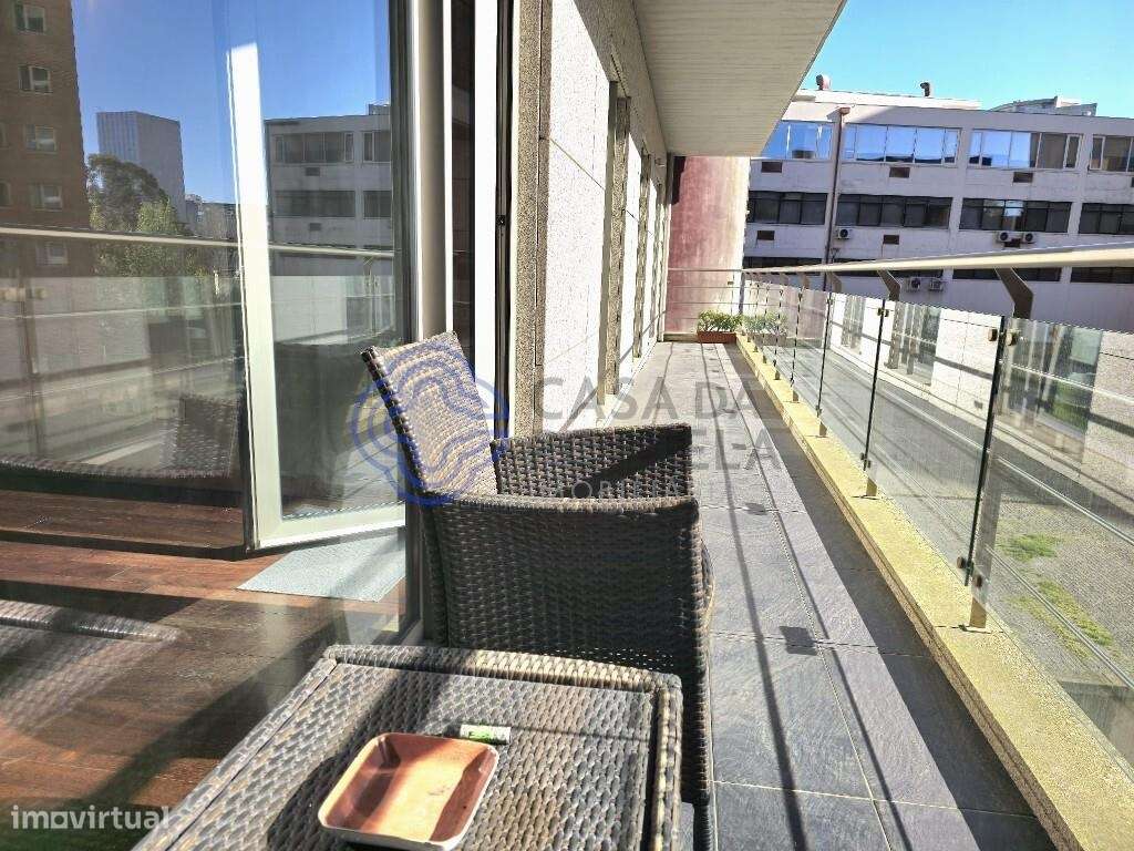 Venda de Apartamento T2 Lordelo do Ouro - Grande imagem: 4/48