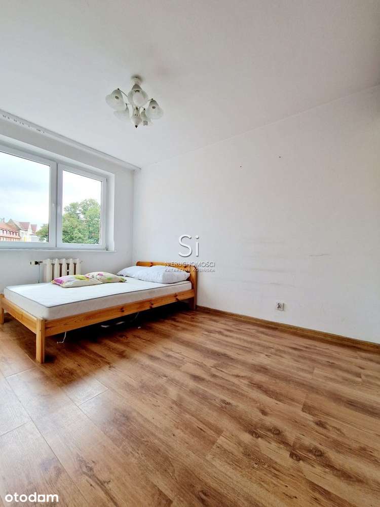 Na sprzedaż 2 pokoje, duży balkon, oddzielna kuchn-8