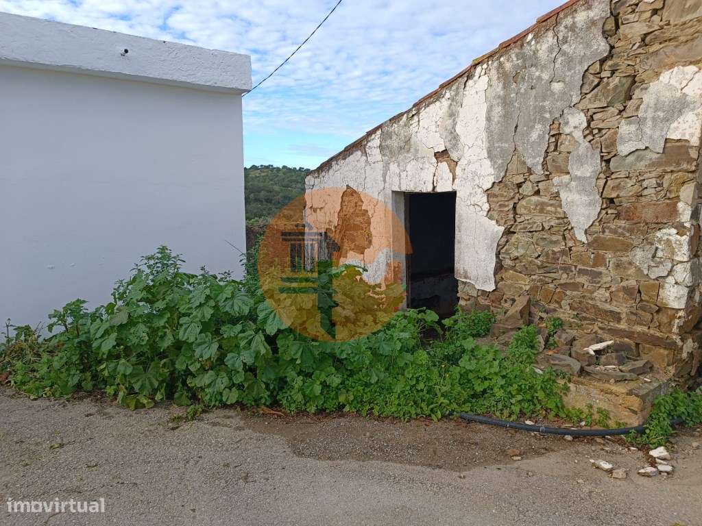 MORADIA DE ALDEIA - COM 37 M2 - PARA RECONSTRUIR - CORTE DA SEDA - ... - Grande imagem: 3/38