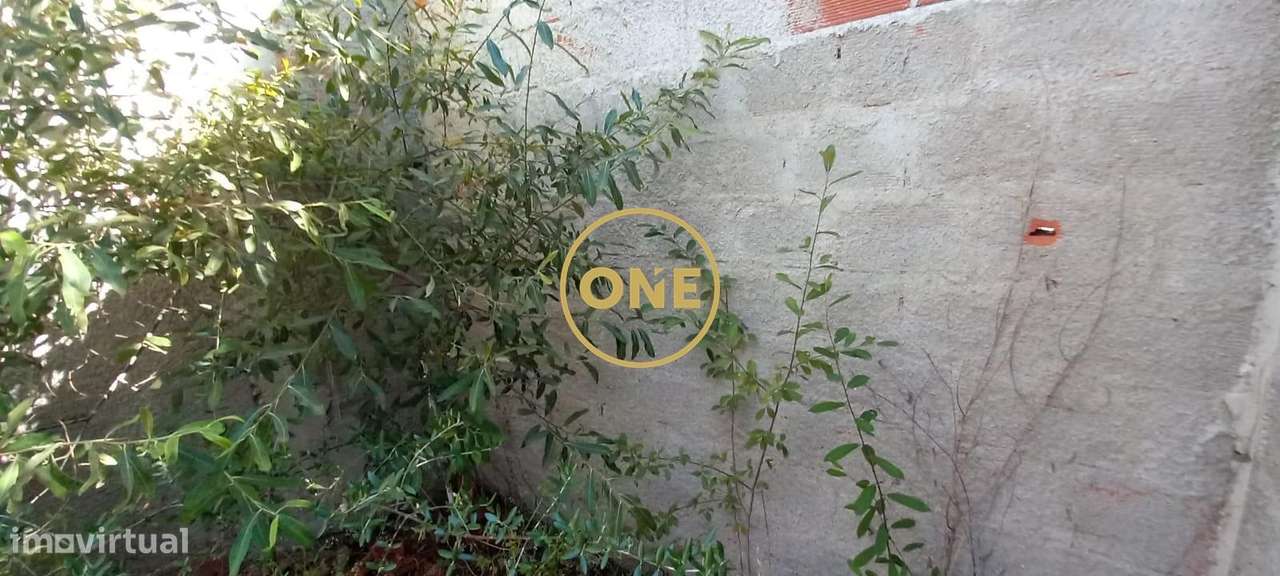 Quinta com 2.048 m2 para recuperação total em Santa Margarida da Couta-11