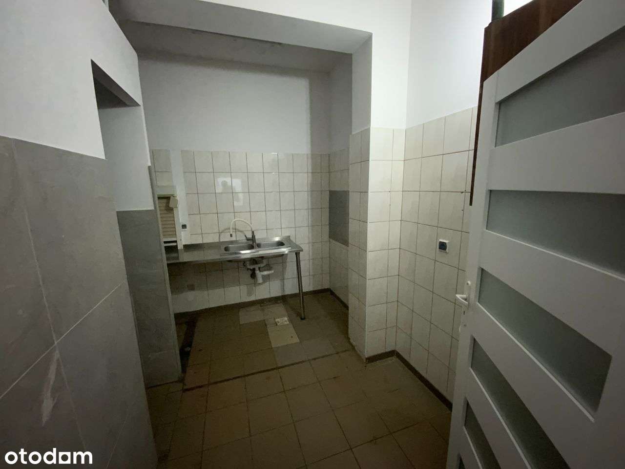 Atrakcyjny lokal użytkowy blisko morza!-12