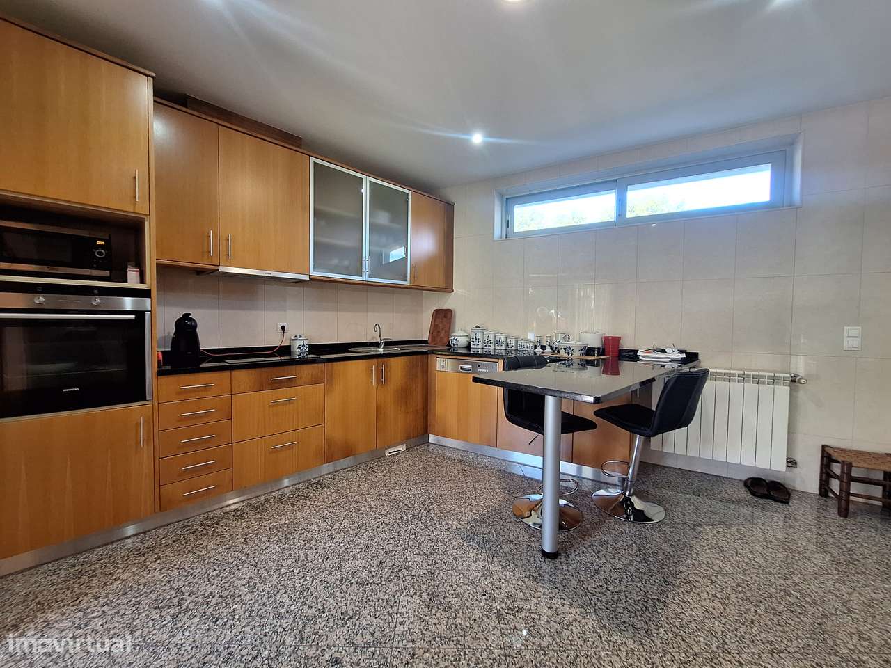 Moradia V3 com design único em Vila Nova de Anha.-10