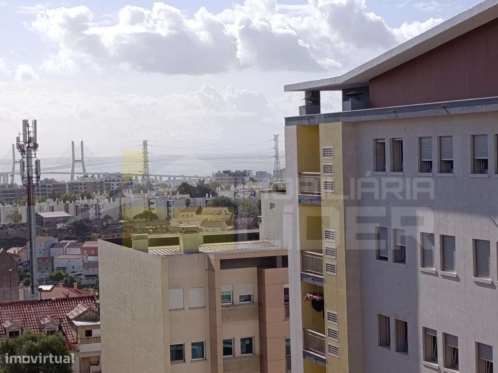 Apartamento T3 com Suíte, em Camarate, Lisboa.-27