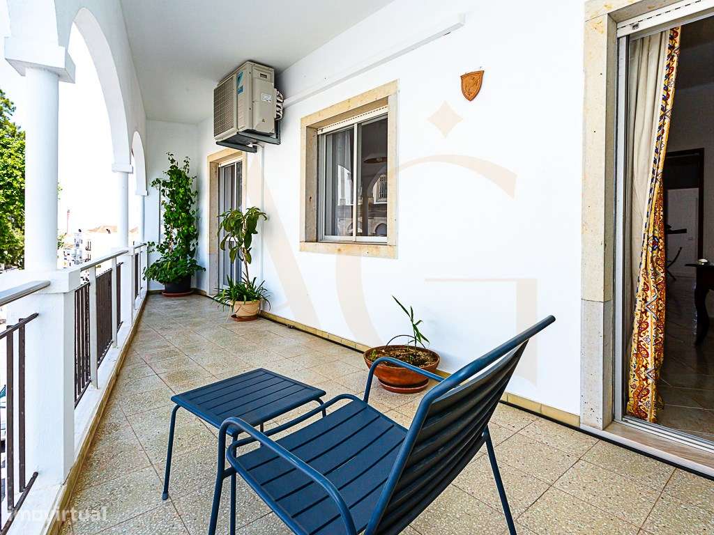 Moradia com Garagem, Piscina, Jardim e amplos Terraços, para venda ...-26