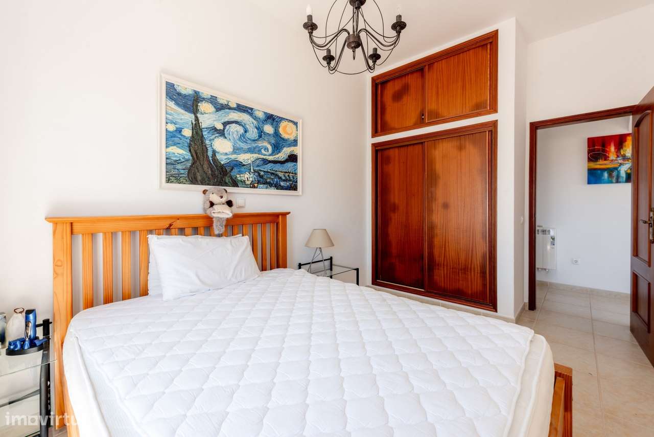 Villa de 4 quartos com personalidade e piscina em Almádena-17