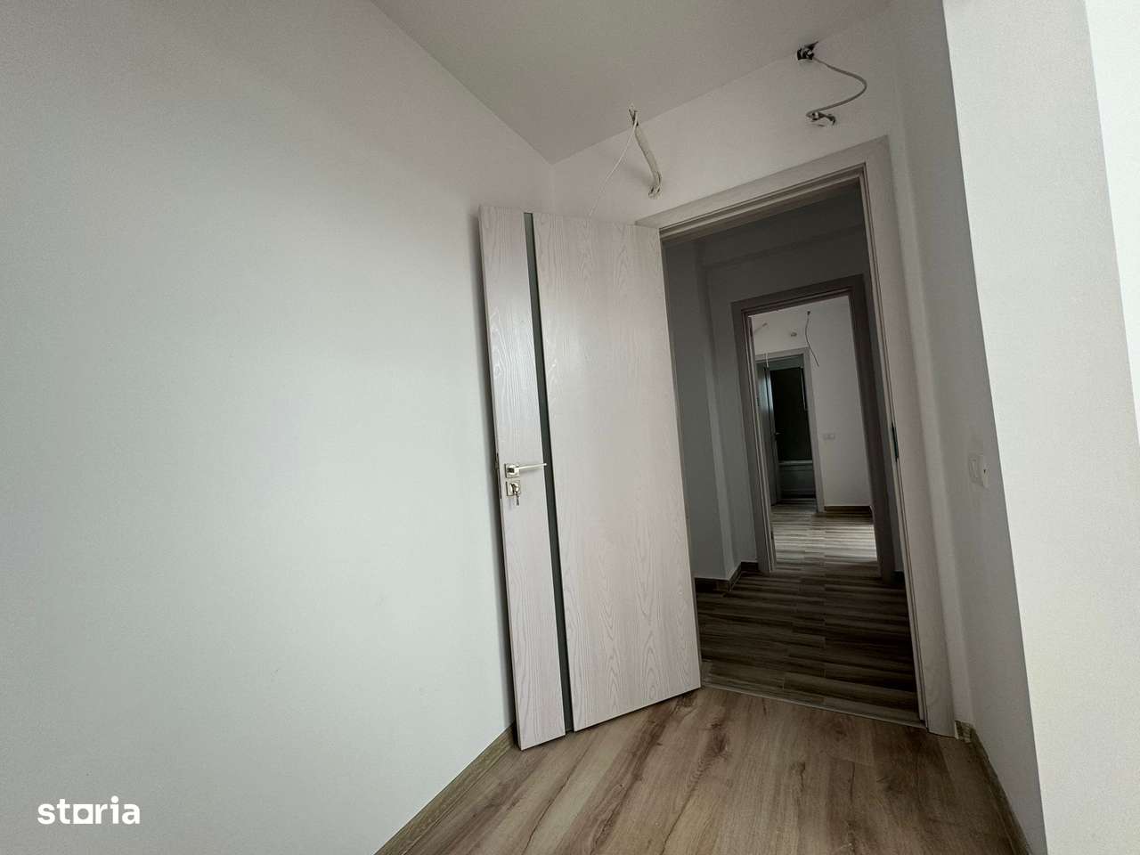 SENZATIONAL! Apartament 4 Camere Decomandate si Terasa  - Berceni-13