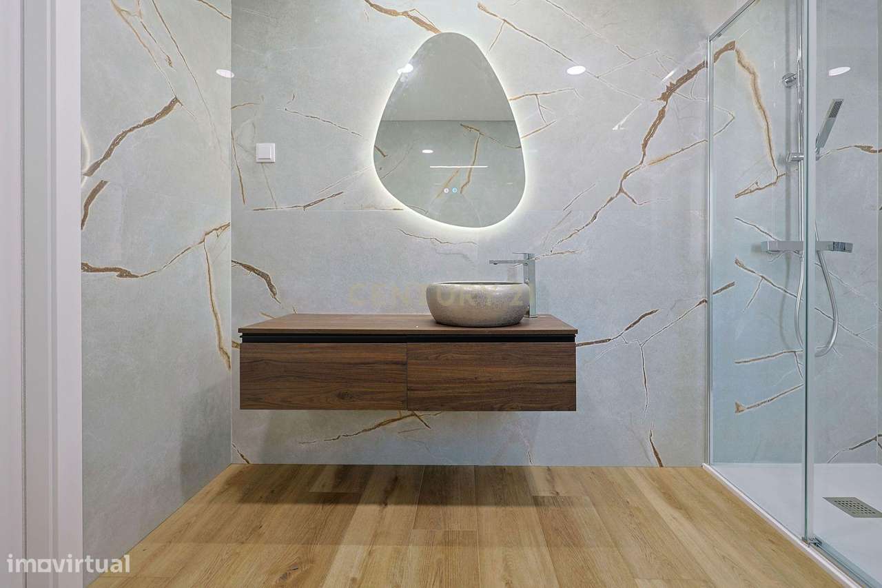 Moradia T4 em Charneca de Caparica, Almada-24