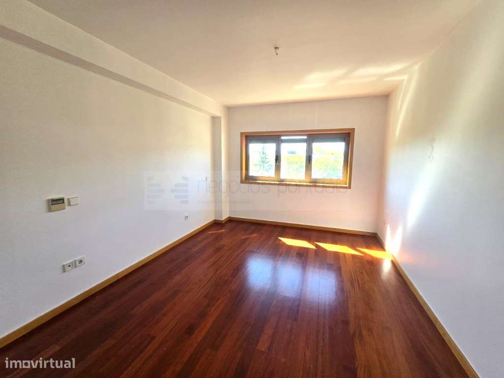 T4 com áreas generosas em São Victor, Braga | Junto a Escola Gulben...-19