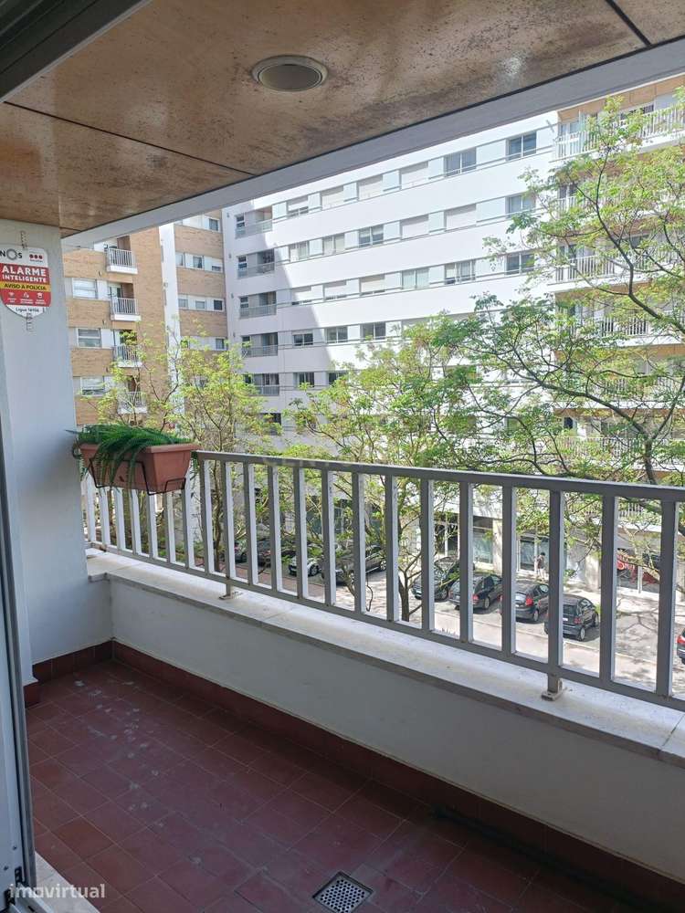 Apartamento T3 moderno junto ao Parque das Conchas-27
