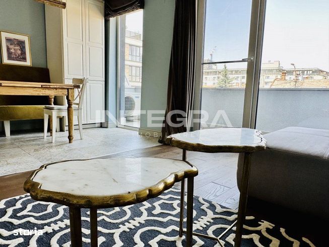 Vand Apartament  | Central 3 Camere cu Terasa | Strada Paris | Zona M.-2