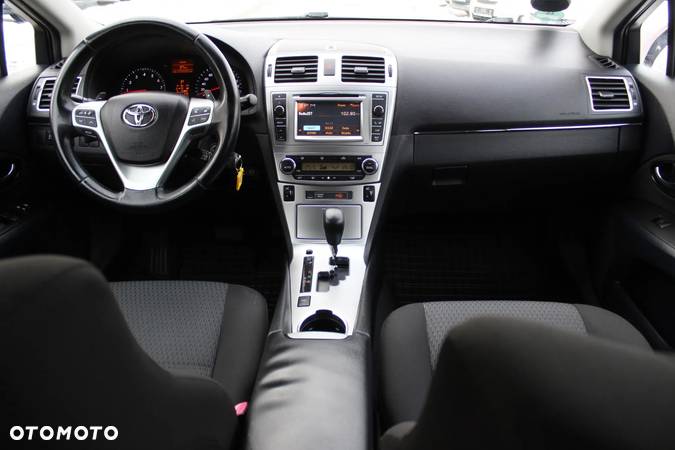 Toyota Avensis Combi 1.8 Multidrive S Executive - 13