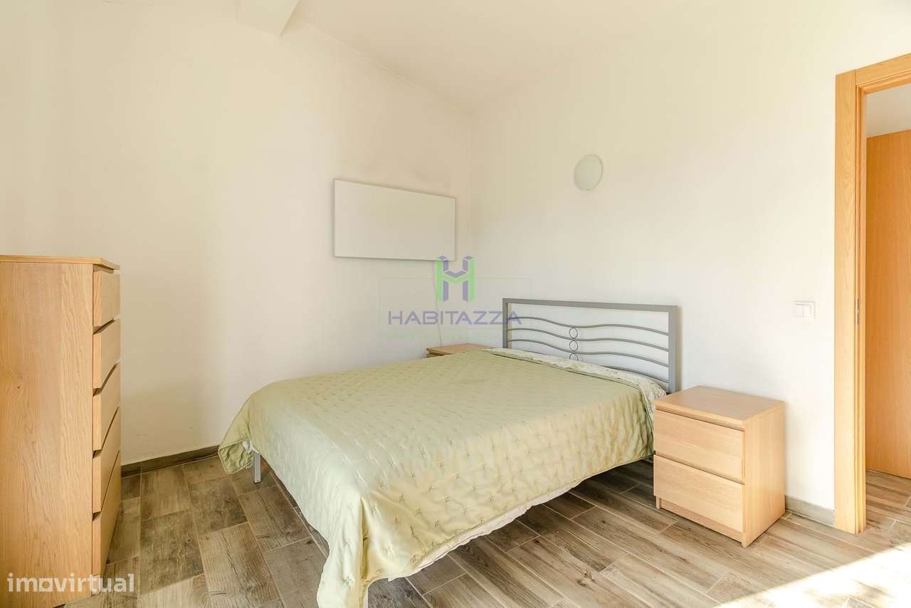 Moradia T1 com Jardim e Logradouro, em Budens, para Venda-19