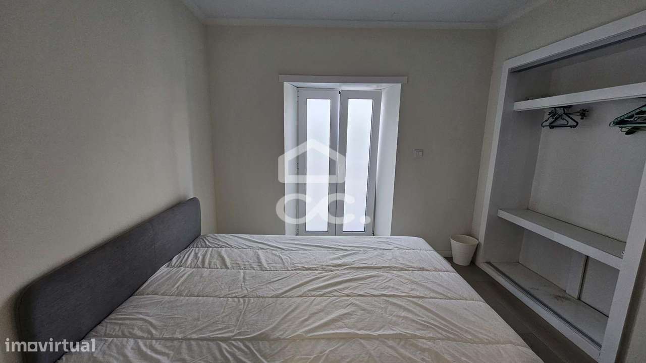 Alojamento com 10 quartos, pronto a rentabilizar, com obras recentes e-28