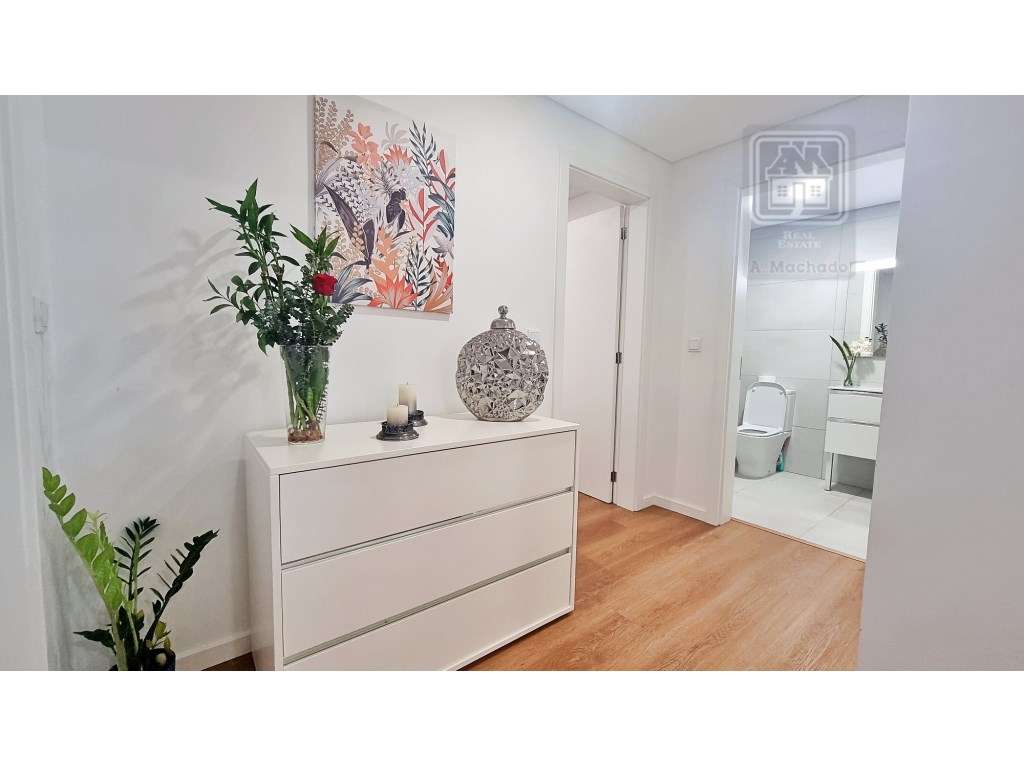 VENDA de APARTAMENTO T2 como NOVO - centro cidade Ponta Delgada (Sã...-16