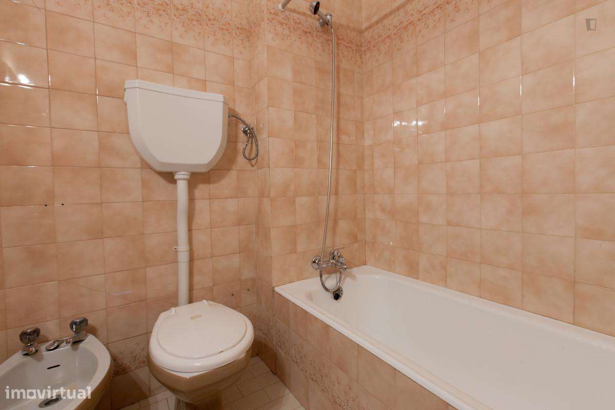 Quarto - localizado em Paranhos Porto - Grande imagem: 5/21