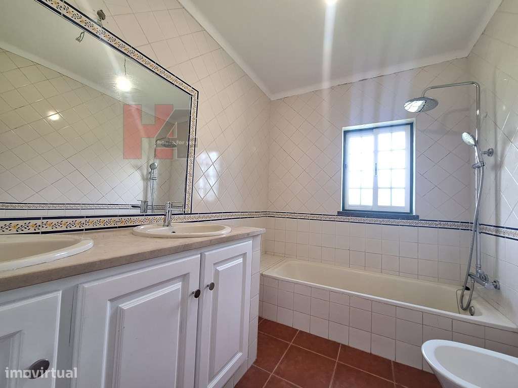 Moradia térrea V3 com piscina em Salvaterra de Magos, terreno 1.191m2-24