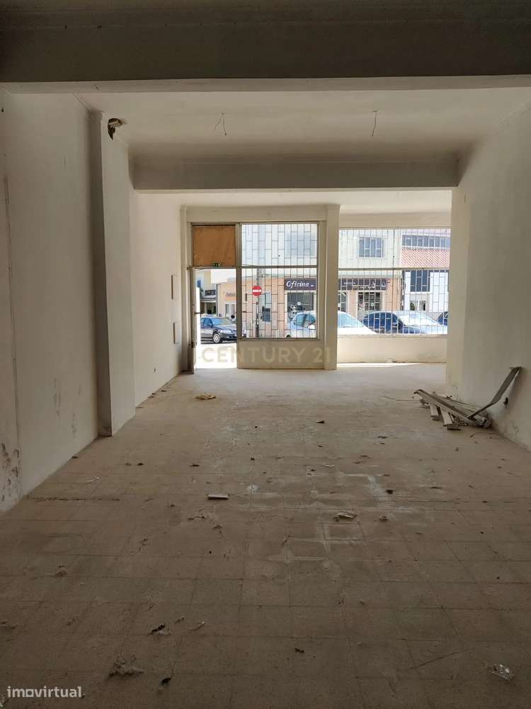 Espaço Comercial para Venda no Feijó em Almada - Grande imagem: 4/5