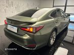 Lexus ES - 5