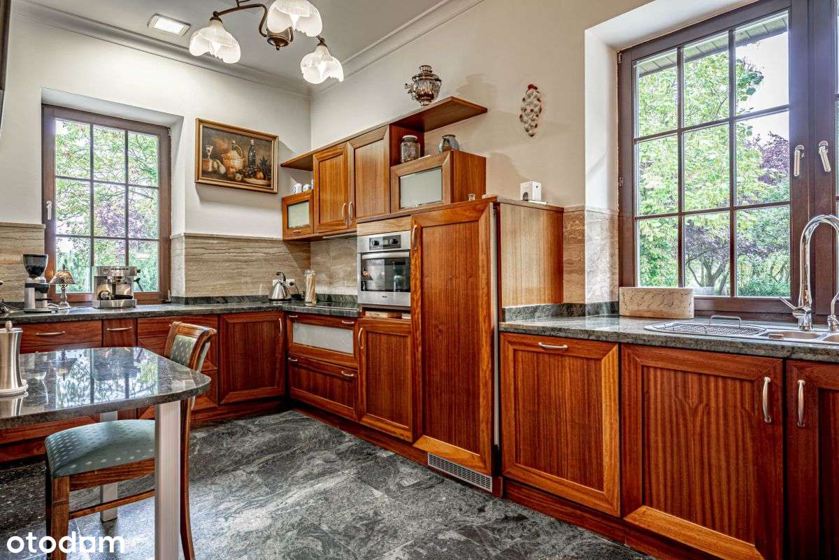 Wyjątkowa rezydencja z prywatnym stawem-8