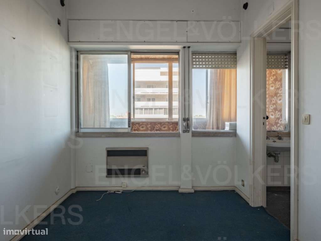 Apartamento com vista panorâmica em Alvalade-16