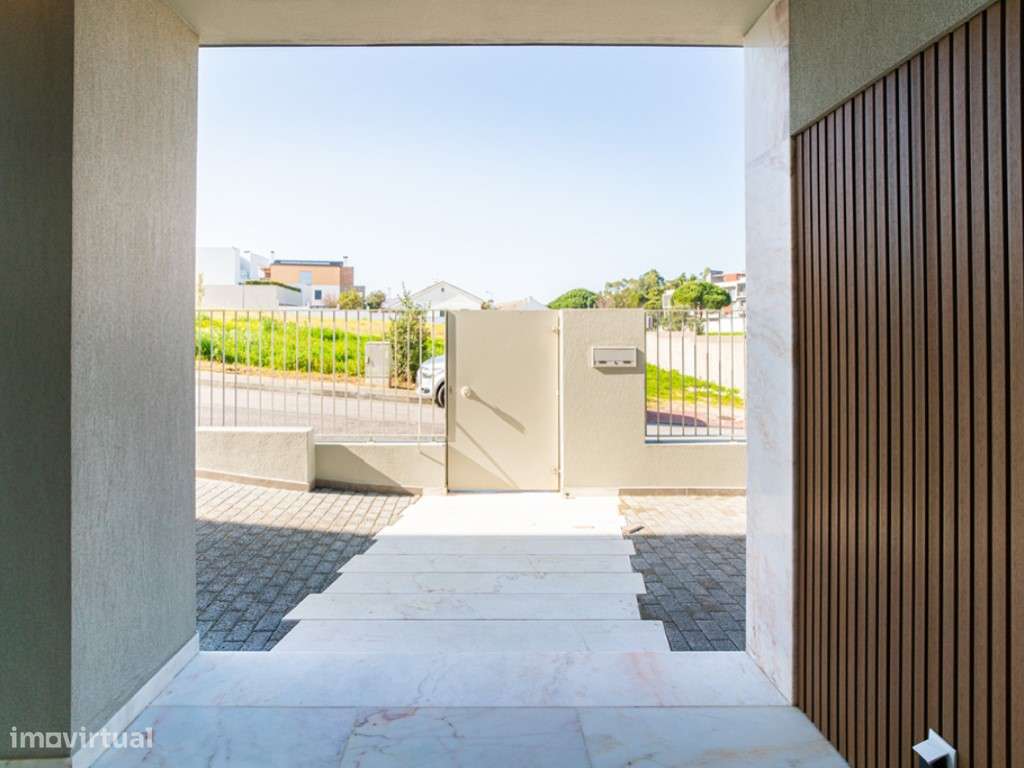 Moradia V3+1 a venda com Piscina em Leceia, Oeiras - Grande imagem: 4/30