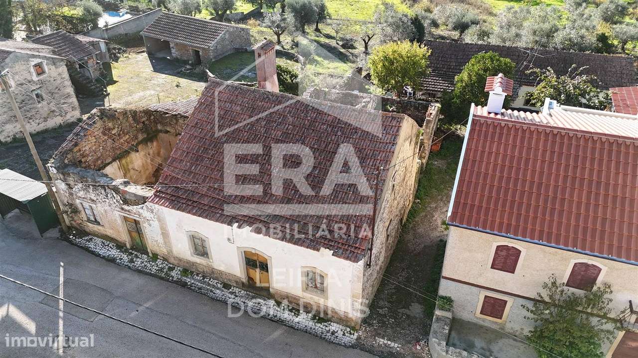 Moradia T3 isolada com jardim em Ferreira do Zêzere - Grande imagem: 3/15