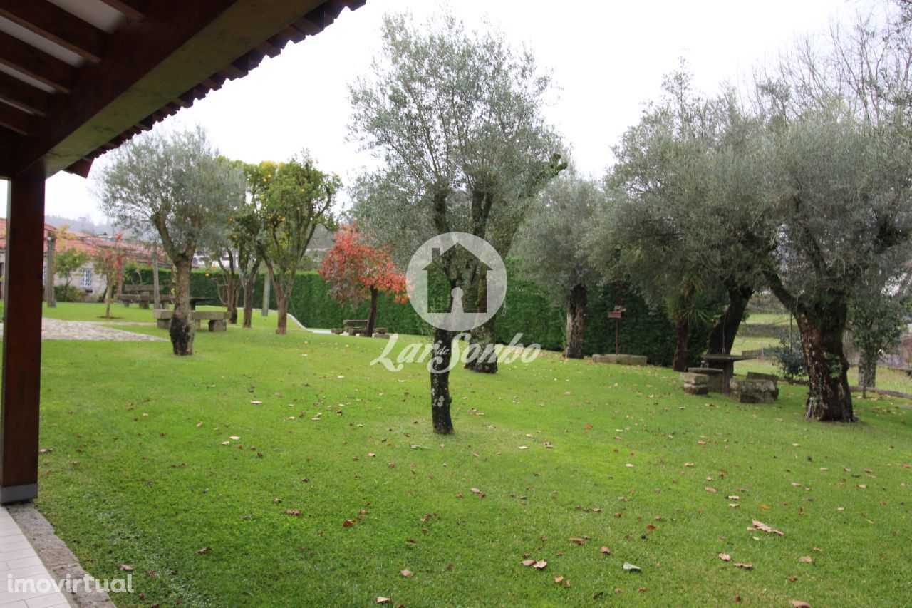 Quinta em Barcelos com jardim e piscina