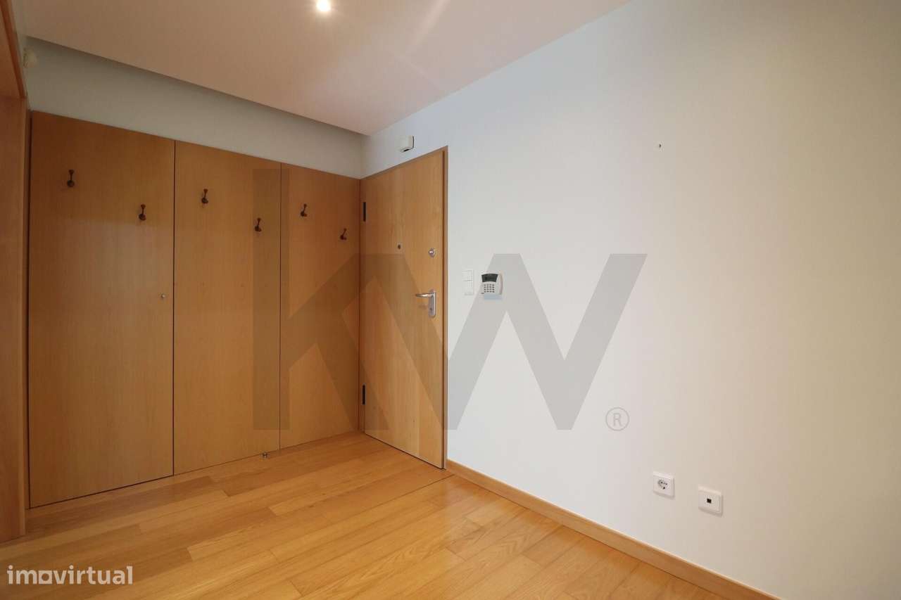 Excelente T2 para arrendamento no Centro de S.M. da Feira ! - Grande imagem: 3/17