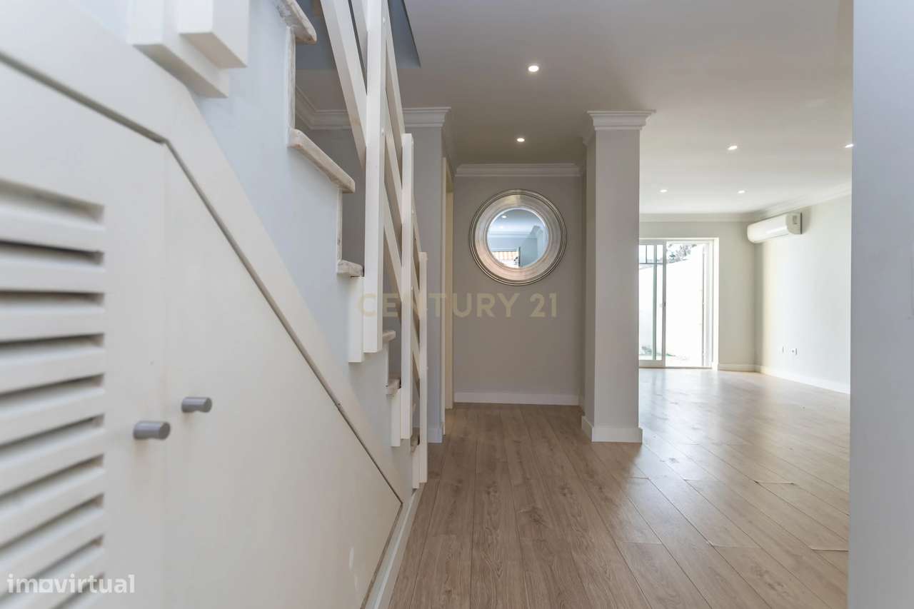 Moradia T3 com Jardim e Piscina em Azeitão, Setúbal - Grande imagem: 4/42