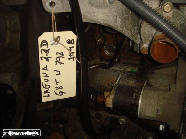 Motor Renault Laguna 2.2 D 1999 - 8