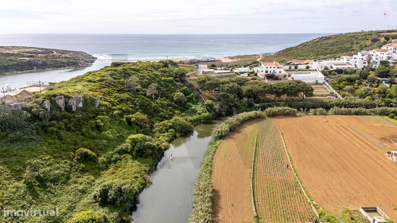 Foz do Lizandro e o Sonho de Viver na Praia | Moradia com Vista Mar e-52