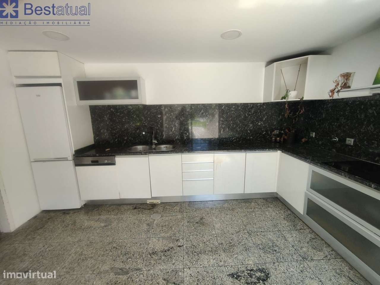 Moradia T 3 com piscina - Oportunidade!-24