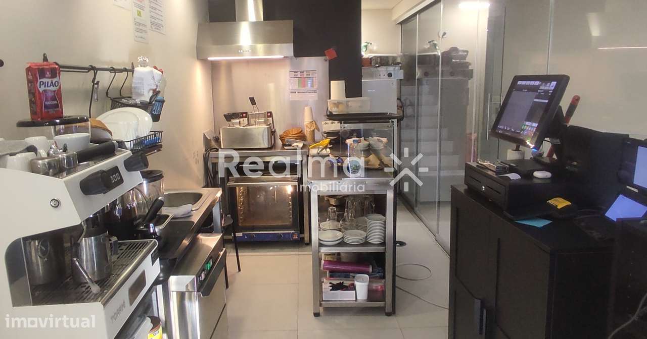 Loja Comercial no Centro Histórico de Braga-5