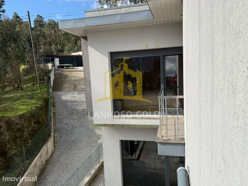 Moradia de Luxo Exclusiva de Arquitetura Moderna - Grande imagem: 2/10