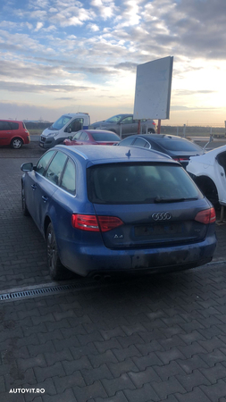 Dezmembram Audi A4 B8 2.0 TDI an fabr. 2011 - 3