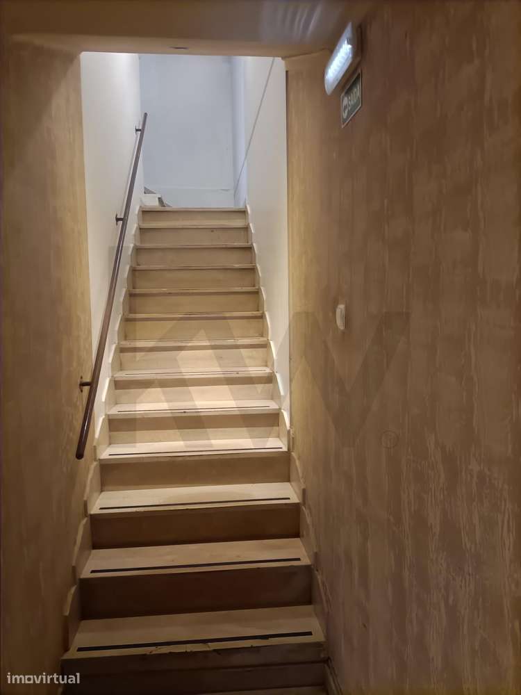 VENDA | ESPAÇO COMERCIAL COM ARRECADAÇÃO – CENTRO DE ALVERCA-26