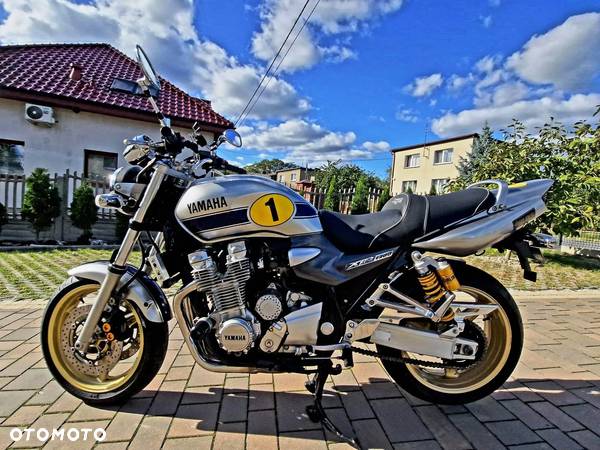 Yamaha XJR - 15