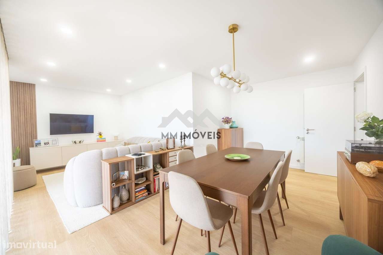 Apartamento T3 | Suíte | Varanda | Garagem | Arrumos - Grande imagem: 4/45