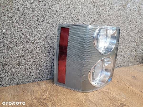 LAND ROVER RANGE ROVER L322 LAMPA LEWY TYŁ TYLNA XFB500331 - 2