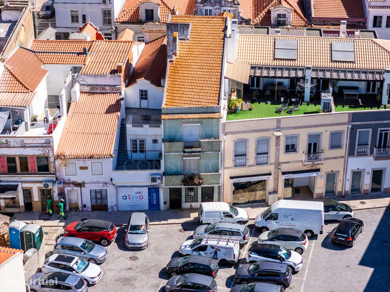 Prédio com Projeto para 7 fraçcões - Grande imagem: 1/9