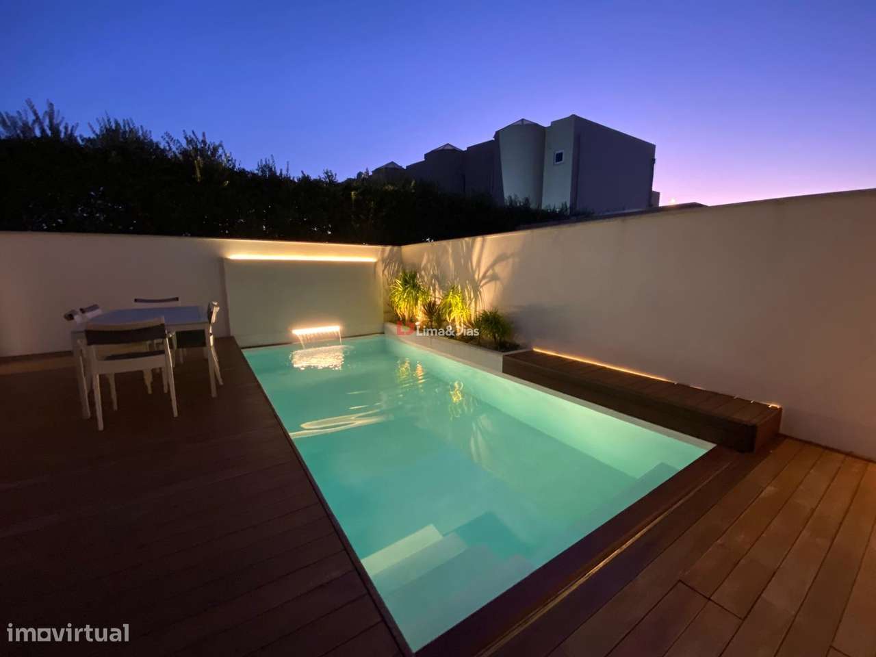 Moradia de Luxo T-3 à praia da Madalena-13