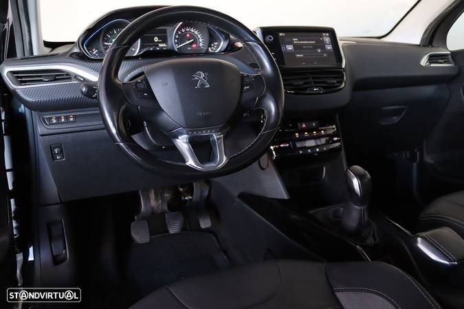 Peugeot 2008 1.2 PureTech Allure - 5