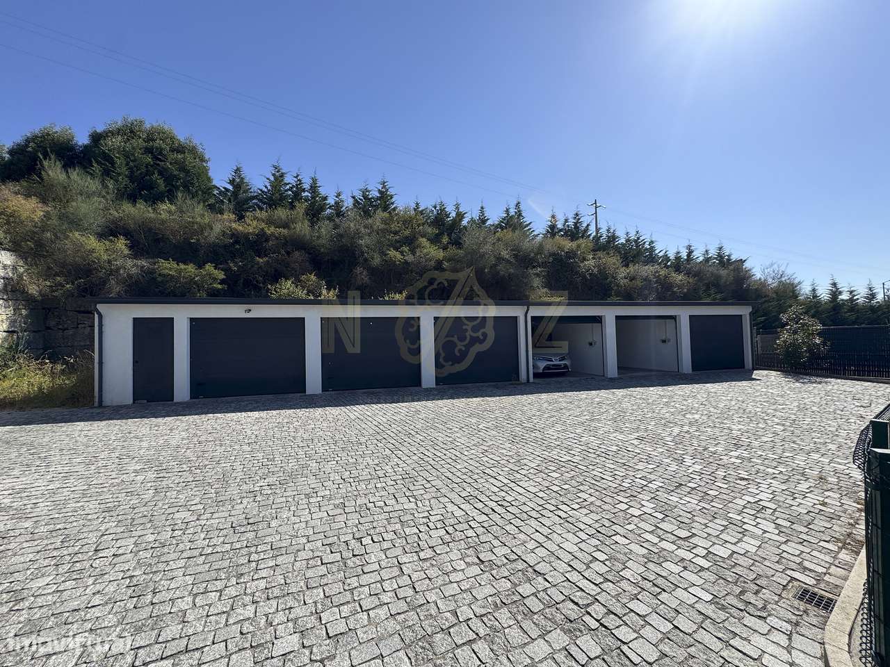Moradia em Banda T2 - Enorme Jardim privado-19