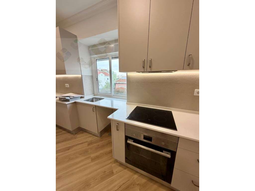 Ótimo T2 - Amadora centro (igreja) - Grande imagem: 3/32