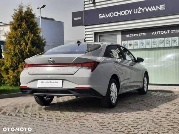 Hyundai Elantra 1.6 Modern CVT - 2