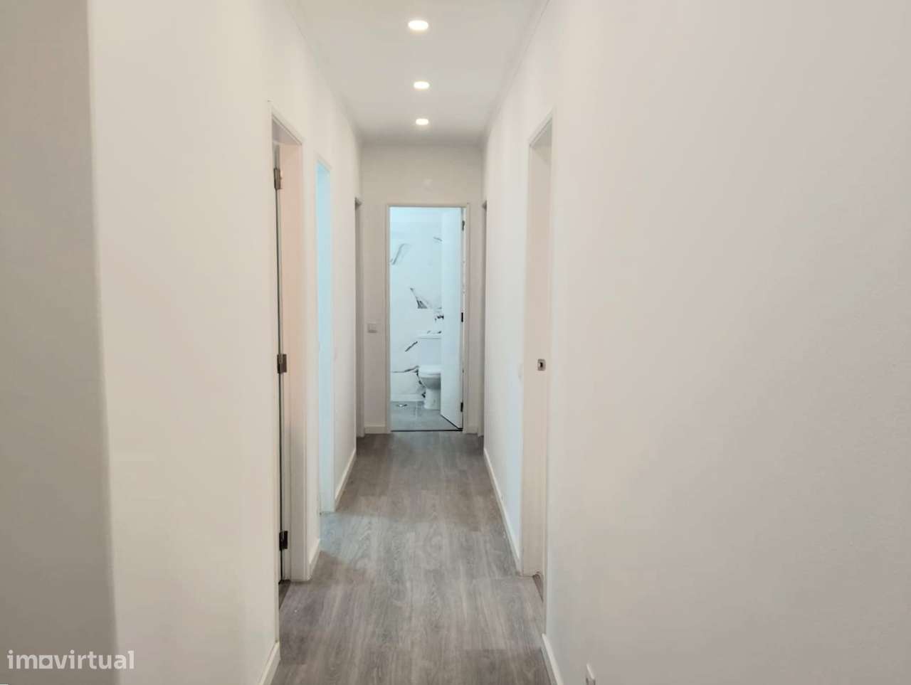 Apartamento T3 Totalmente Remodelado-16